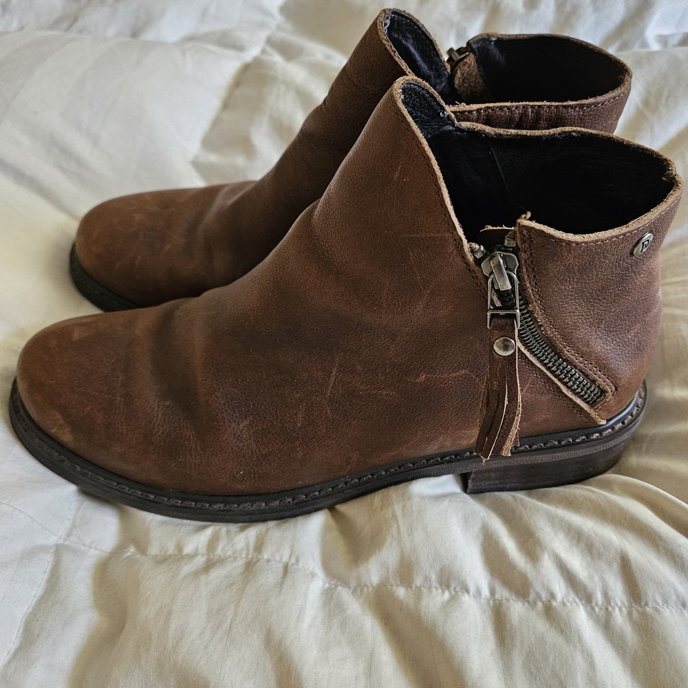 Women's Brown Leather Ankle Booties with Side Zip Accent